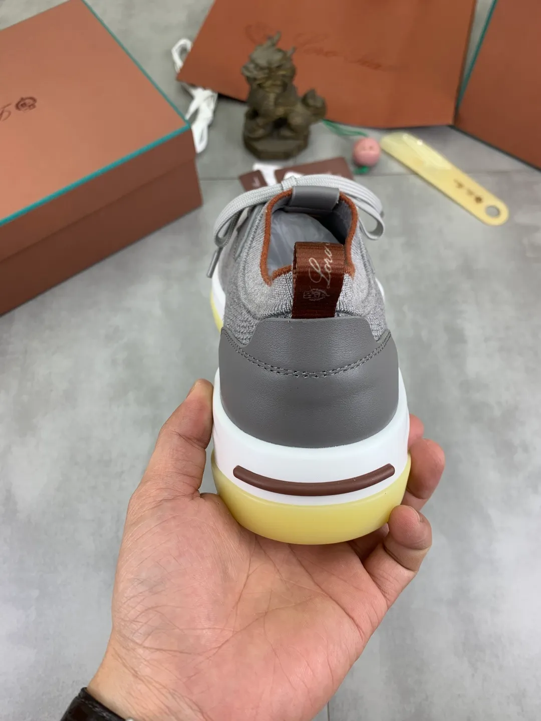Men's Men's Shoes 💰P620 New 💰High Quality Latest Casual Shoes Loro Piana 💯Top Authentic Grade💯Buy the original 1:1 copy💯 Founded the existing Loro Piana company on April 24, 1924. It is now the sixth generation of family business, providing top quality products to customers who are discerning about taste and quality. Imported original fly woven fabric with cowhide fabric, plain calfskin lining, hand-stitched thread with cowhide feet, original packaging, code number: 38-44 (customized for 45 and 46), seven colors available
